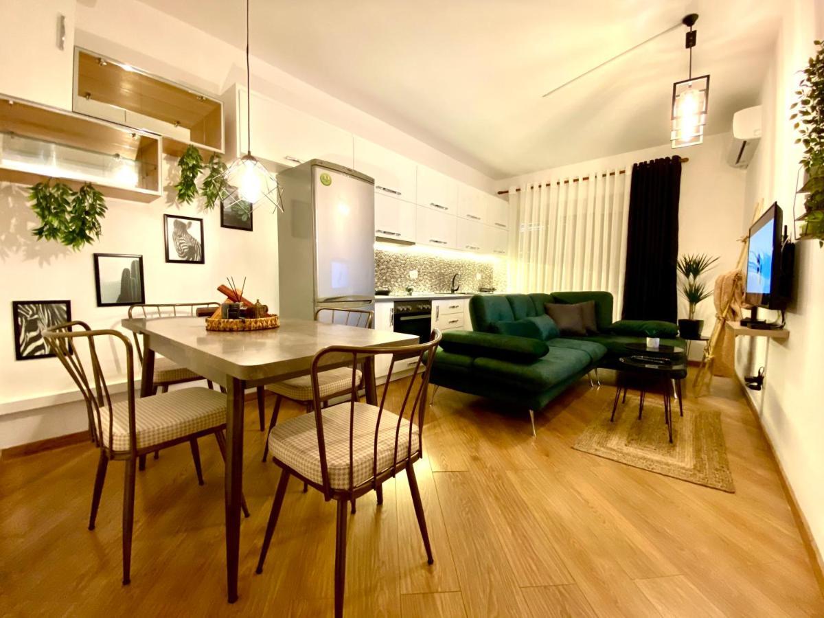 Luxury Apartments In City Center Durres Bagian luar foto