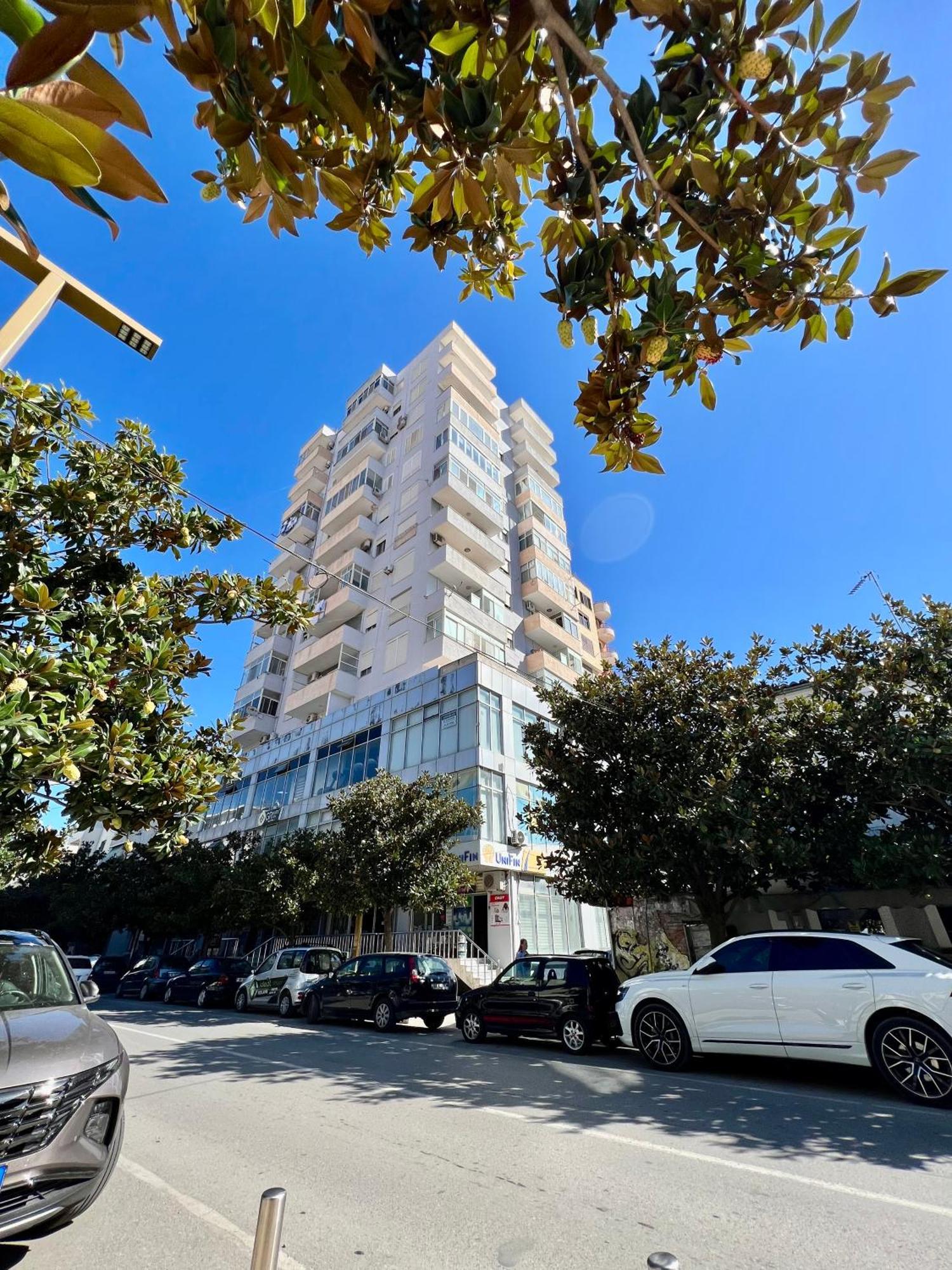 Luxury Apartments In City Center Durres Bagian luar foto