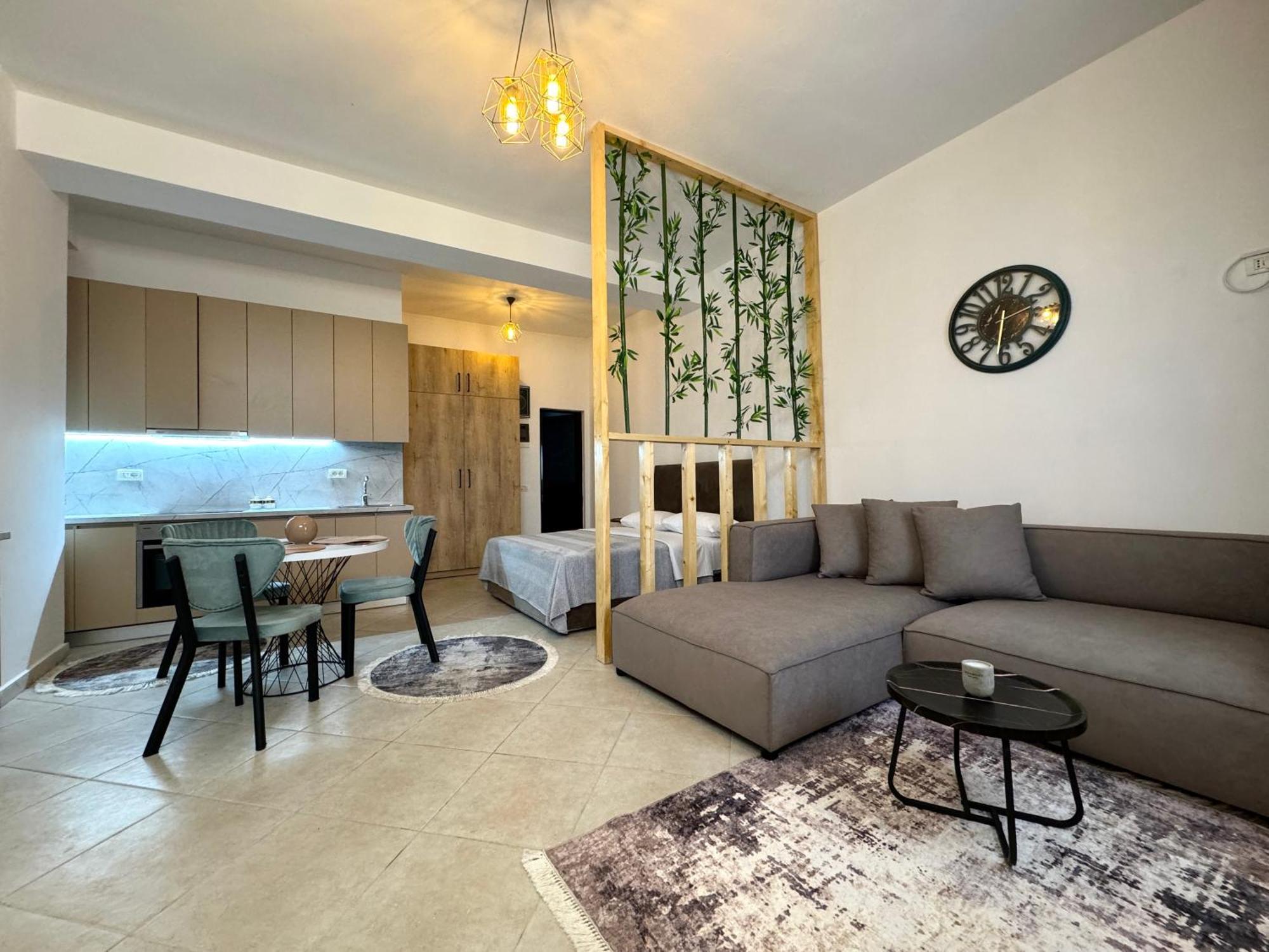 Luxury Apartments In City Center Durres Bagian luar foto
