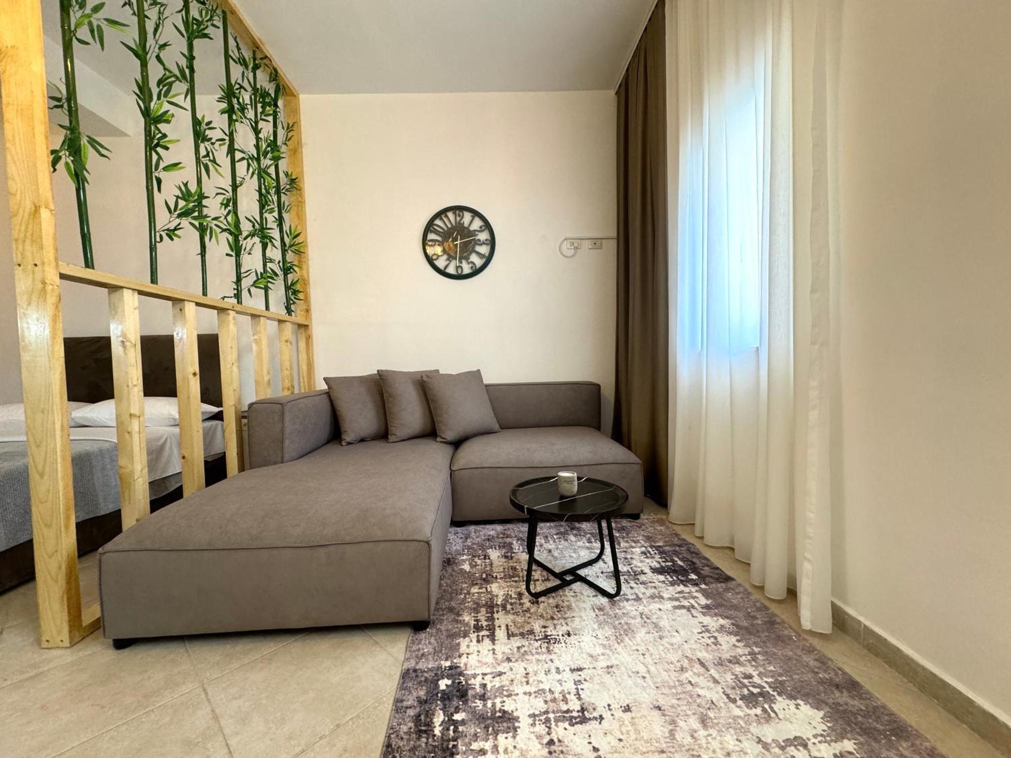 Luxury Apartments In City Center Durres Bagian luar foto
