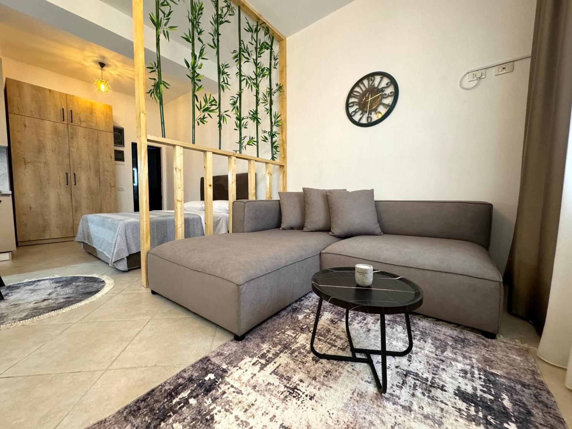Luxury Apartments In City Center Durres Bagian luar foto