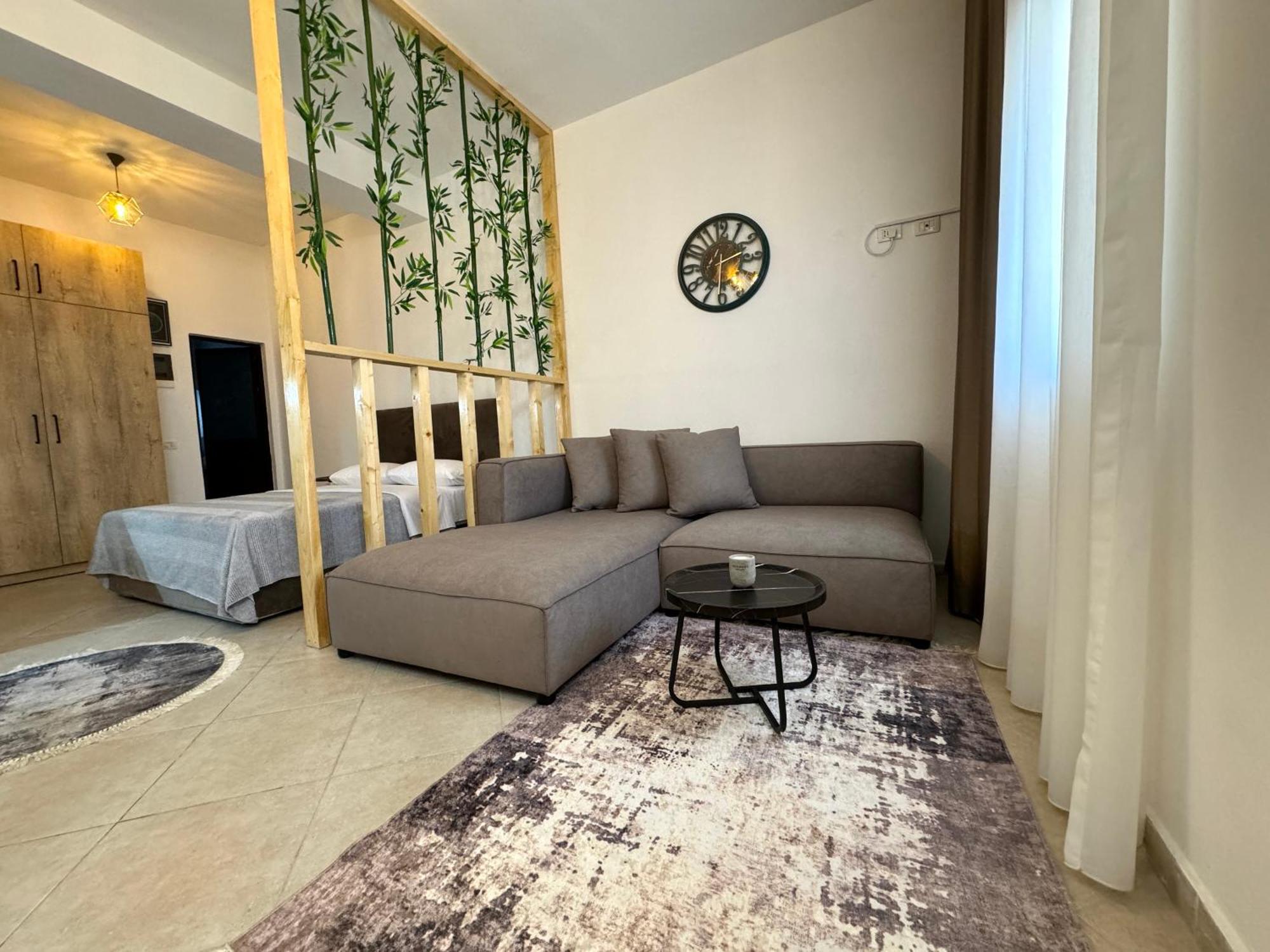 Luxury Apartments In City Center Durres Bagian luar foto