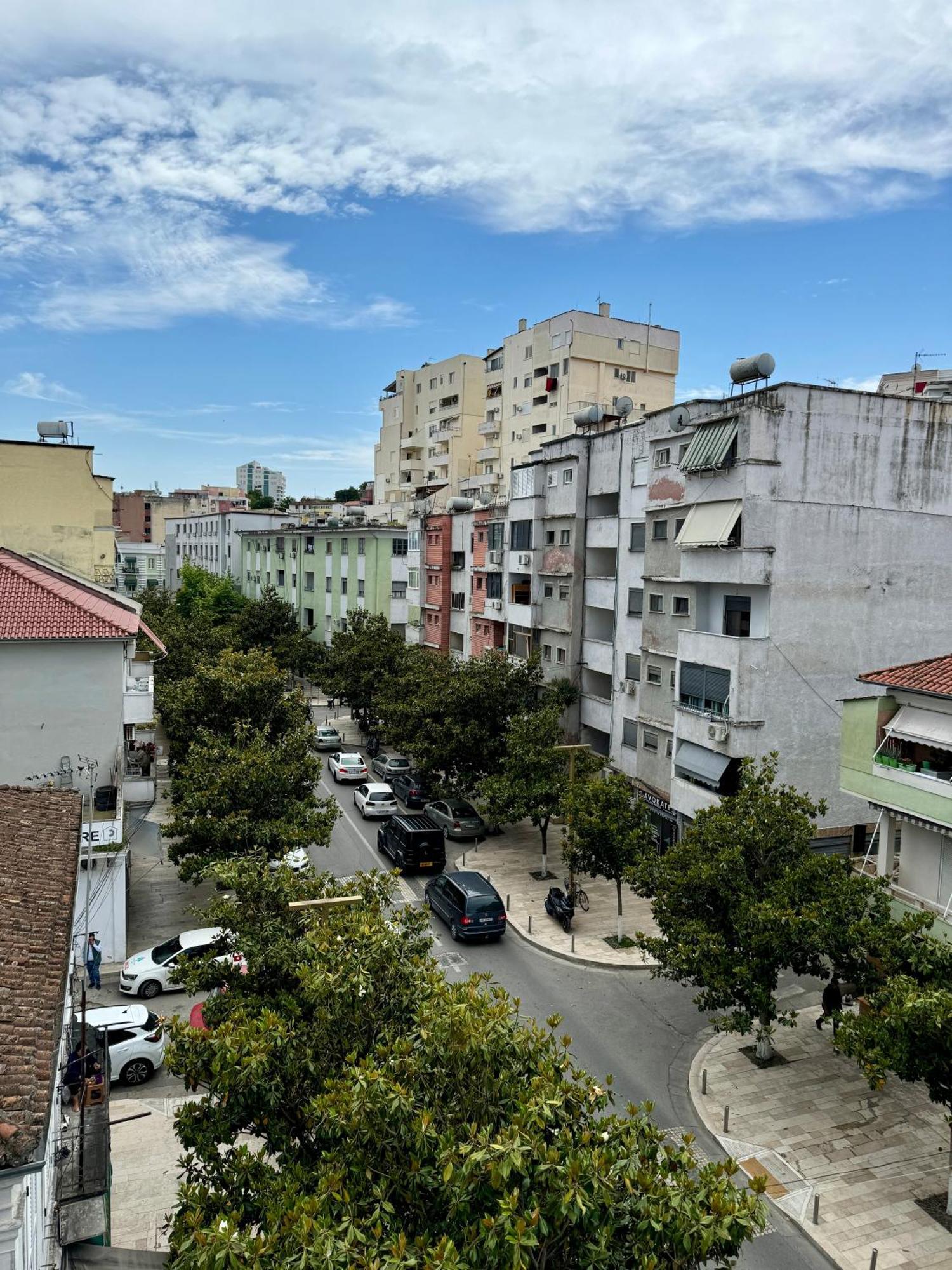 Luxury Apartments In City Center Durres Bagian luar foto