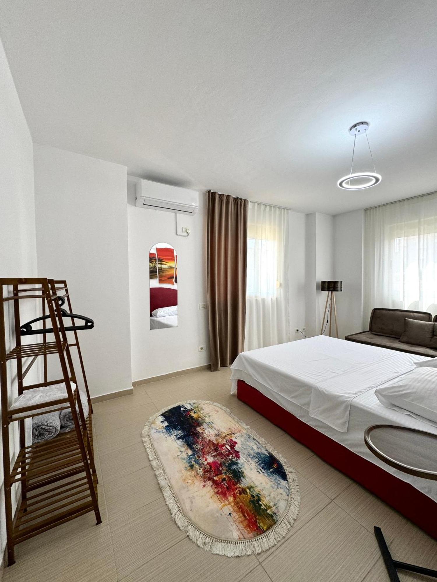 Luxury Apartments In City Center Durres Bagian luar foto